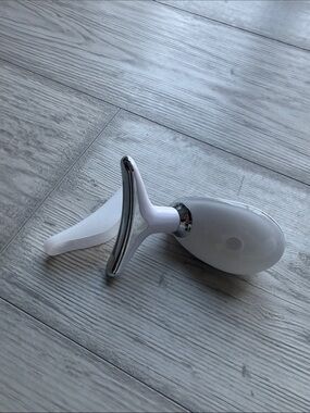 Red light therapy wand